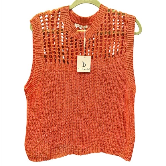Do everything in love Tops - Do Everything in Love Orange Ribbed Cropped  Crocheted Tank Top. 🍊